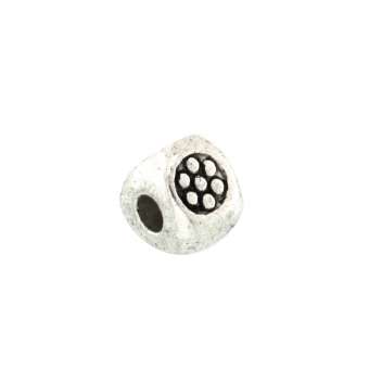 Metallperle mit Ornament, 5X5mm, dreieckig, verschiedene Farben 