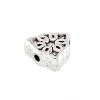 Metallperle mit Ornament, 8X8mm, dreieckig, verschiedene Farben 